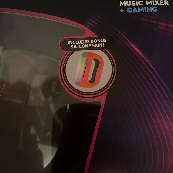 Pro Motion Controlled Portable Speaker - Black and White - Picture 4 of 11